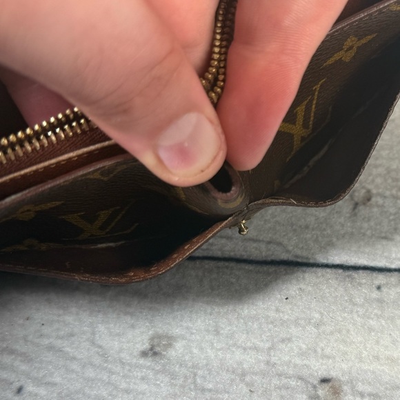 Louis Vuitton Portefeuille Sarah Long Bifold Wallet Brown Monogram Leather - Picture 9 of 16